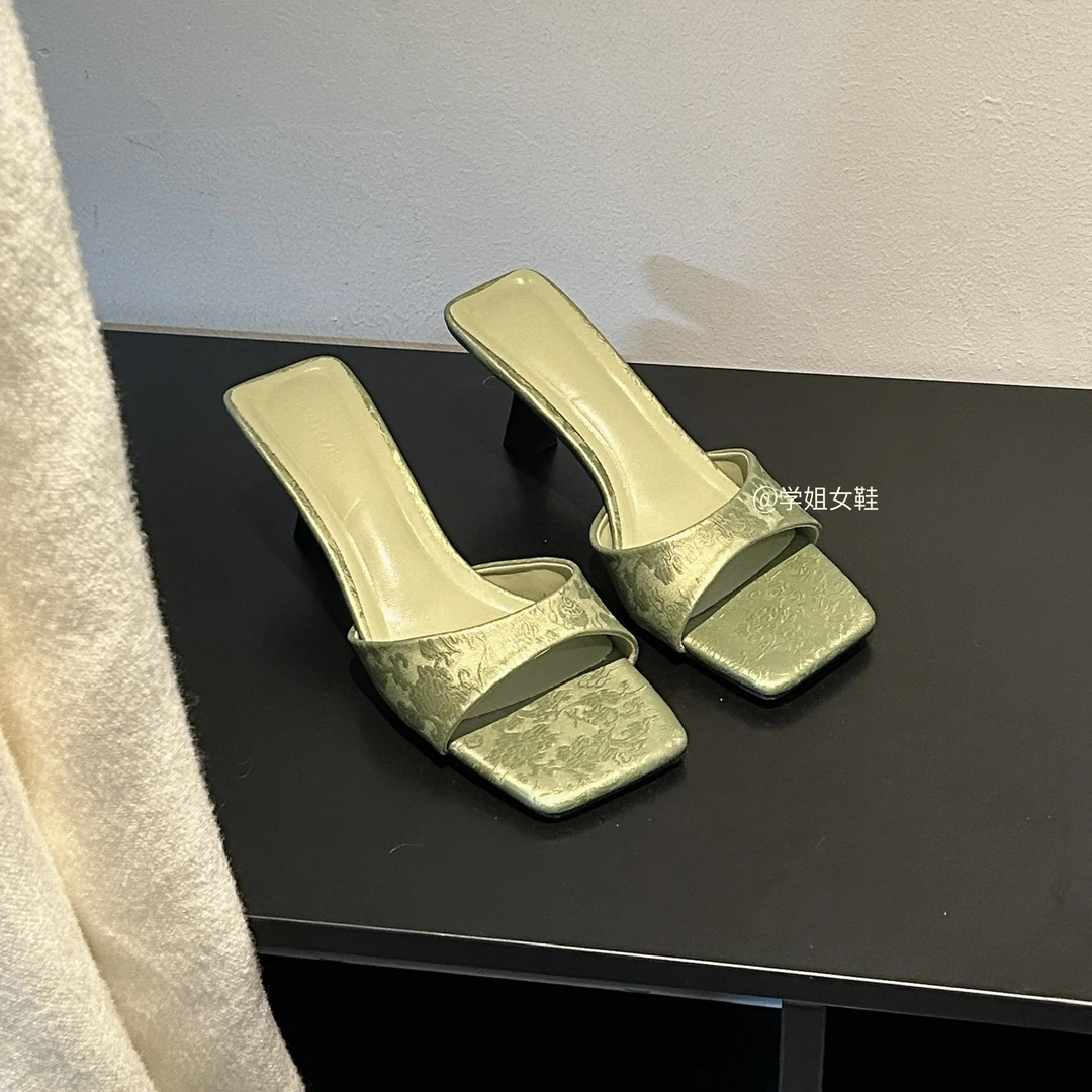 2025新款新中式国风气质露趾方头拖鞋女夏外穿一字细带高跟鞋细跟