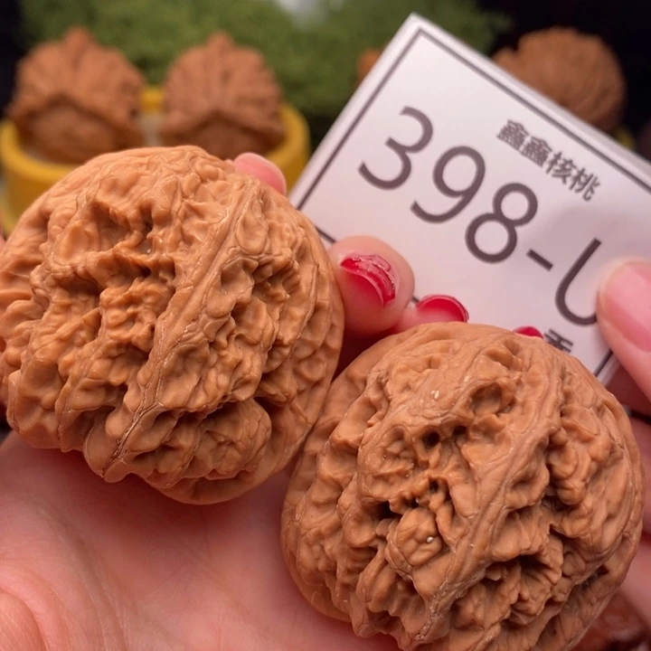 把件桃核大粗筋45……