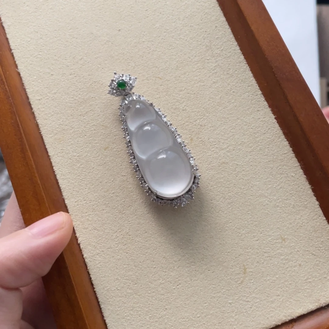 九***。石英质玉银S925镶嵌颈饰大豆子35封底可拆