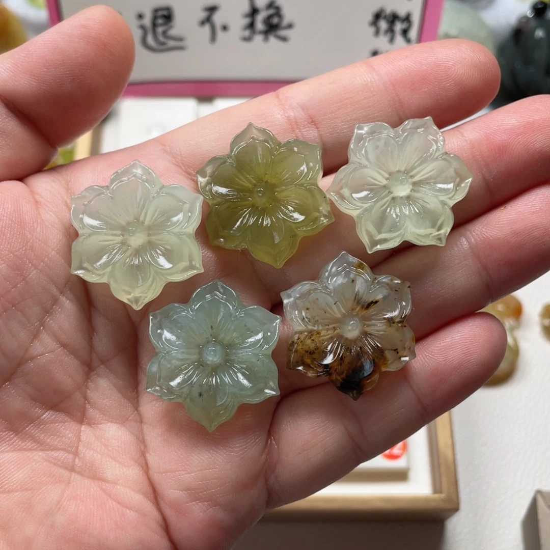 小***珠蛇纹石玉未镶嵌颈饰