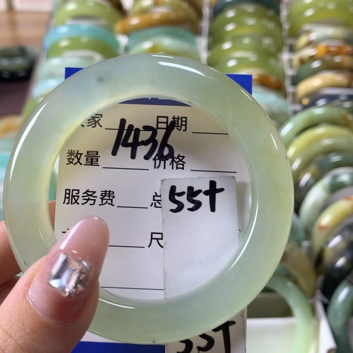 蛇纹石玉手镯未镶嵌1436