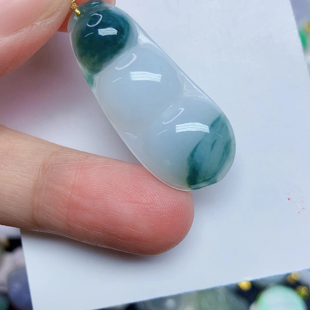 翡翠未镶嵌颈饰35678