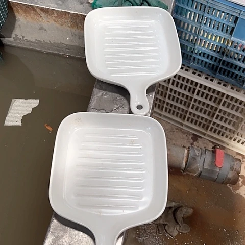 微瑕，不能明火，2个15厘米，手把盘白色