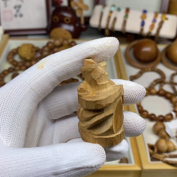 檀香木把件印度迈索尔老山檀20克碎料