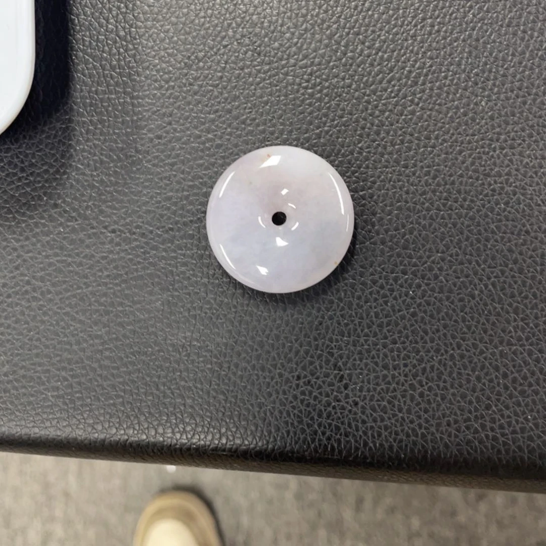 未镶嵌手镯翡翠多样性