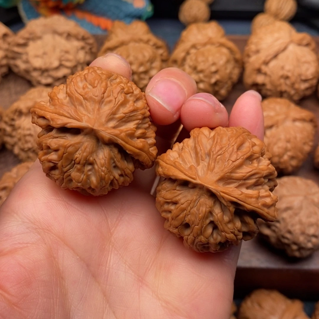 文玩核桃把件38全品圆球苹果园，红皮