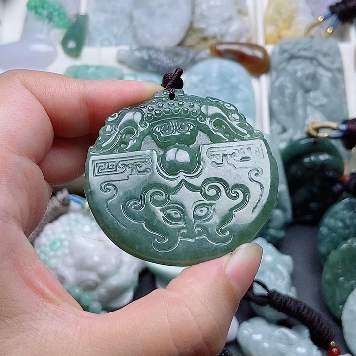 翡翠未镶嵌颈饰翡翠