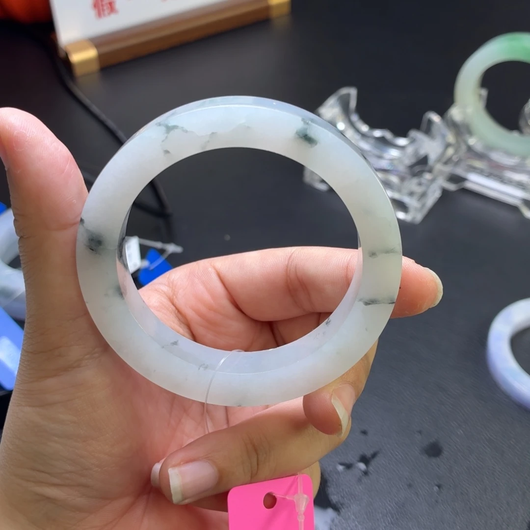 爱***y定制翡翠未镶嵌瑕疵漏翡翠手镯定金