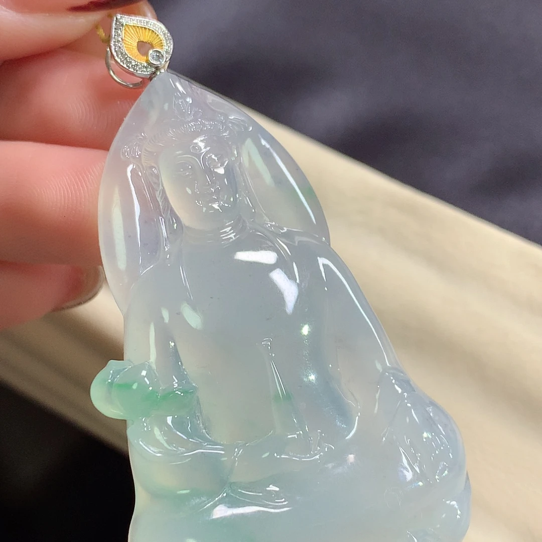 翡翠18K金镶嵌颈饰素衣