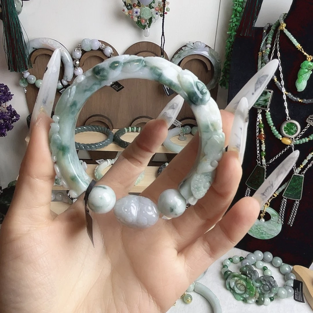 未镶嵌手镯翡翠飘花手镯手镯手镯