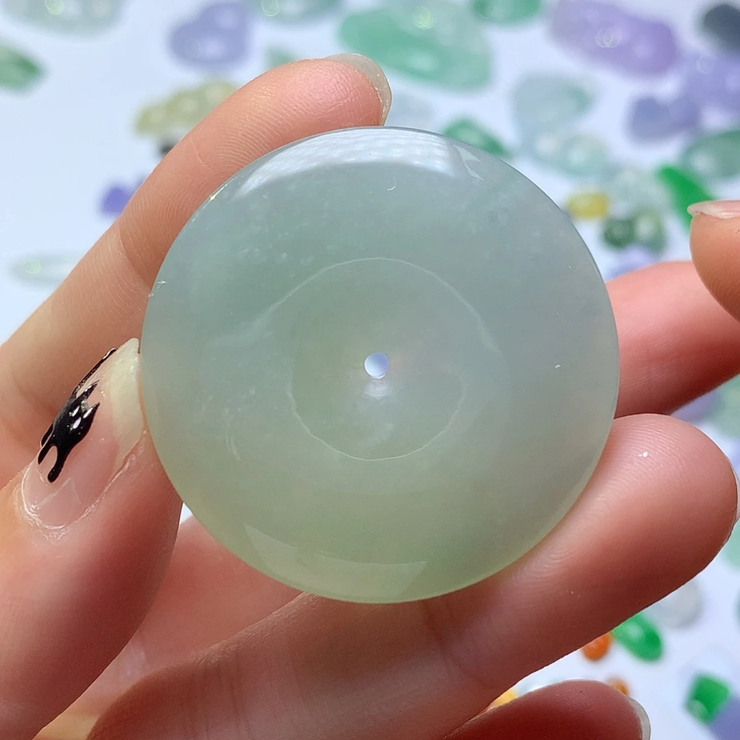 翡翠未镶嵌颈饰扣