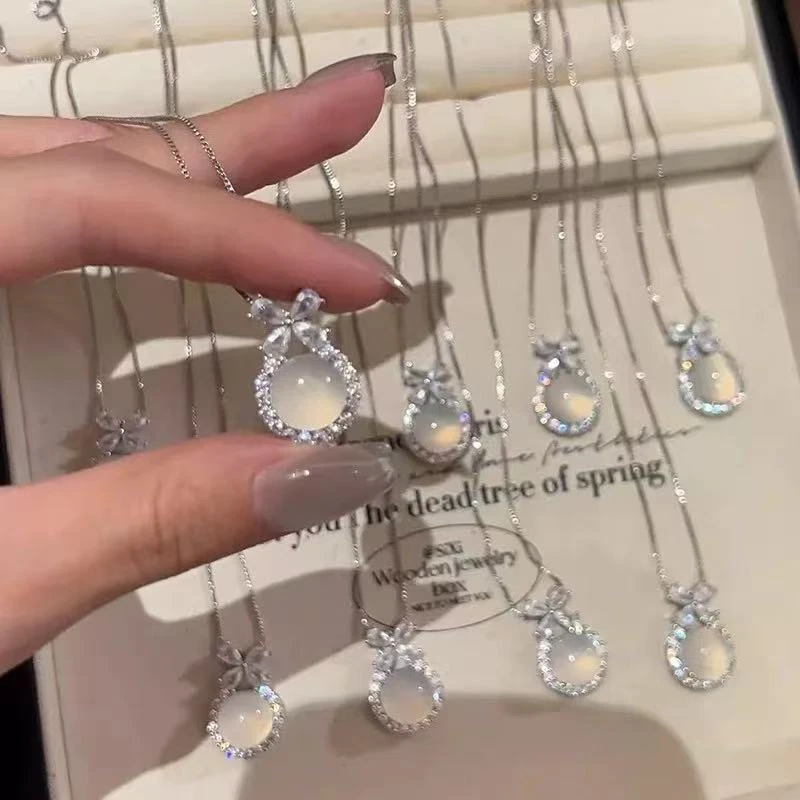 铜合金项链 在逃公主冰透蝴蝶结项链小众超仙设计感轻奢锁骨颈链