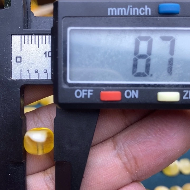 琥珀未镶嵌裸石38号8.7*6.8微瑕