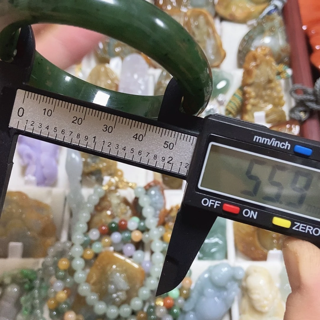 和田玉（糖玉）未镶嵌手镯