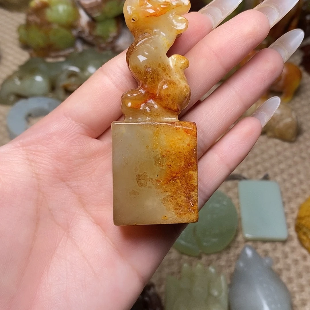 未镶嵌蛇纹石玉颈饰