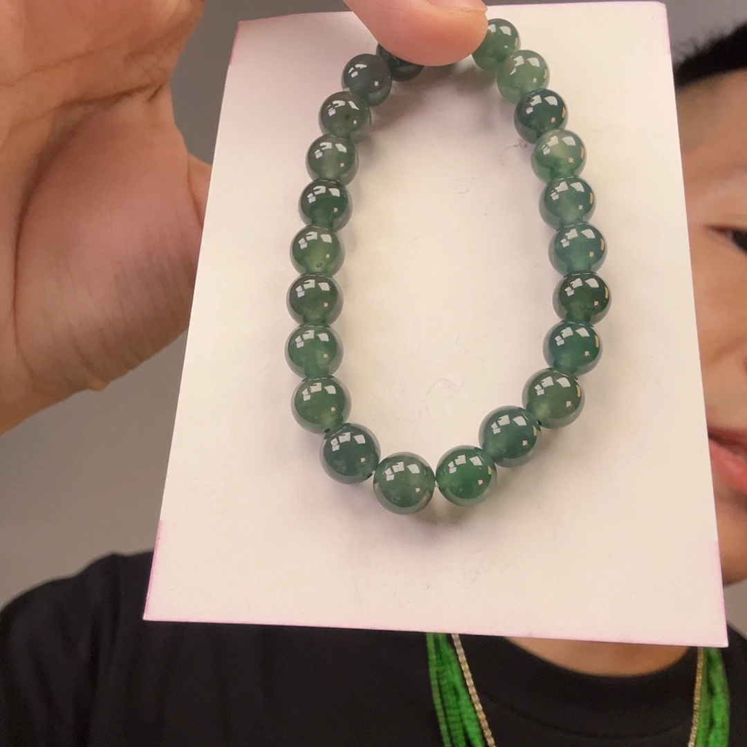 翡翠未镶嵌挂件一件