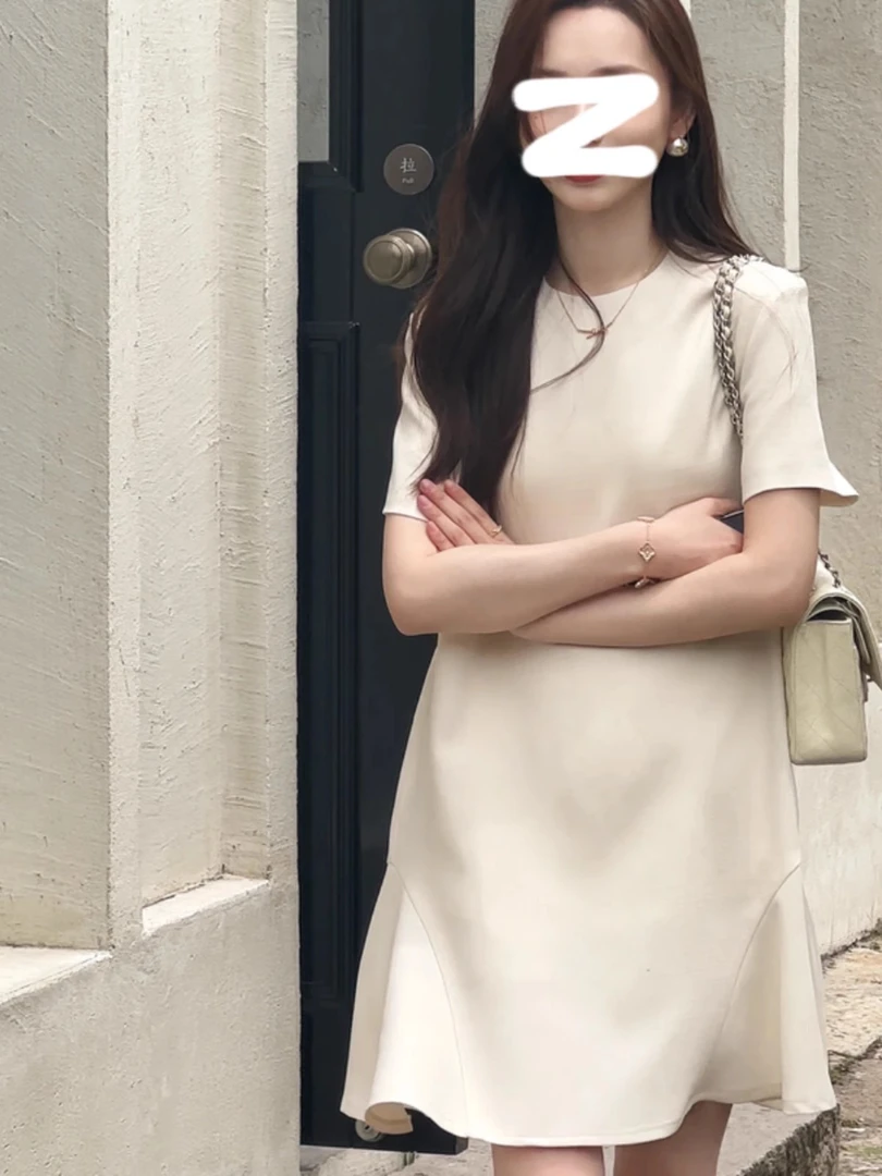 法式赫本风荷叶边短袖连衣裙女2025夏季小香风休闲气质显瘦鱼尾裙