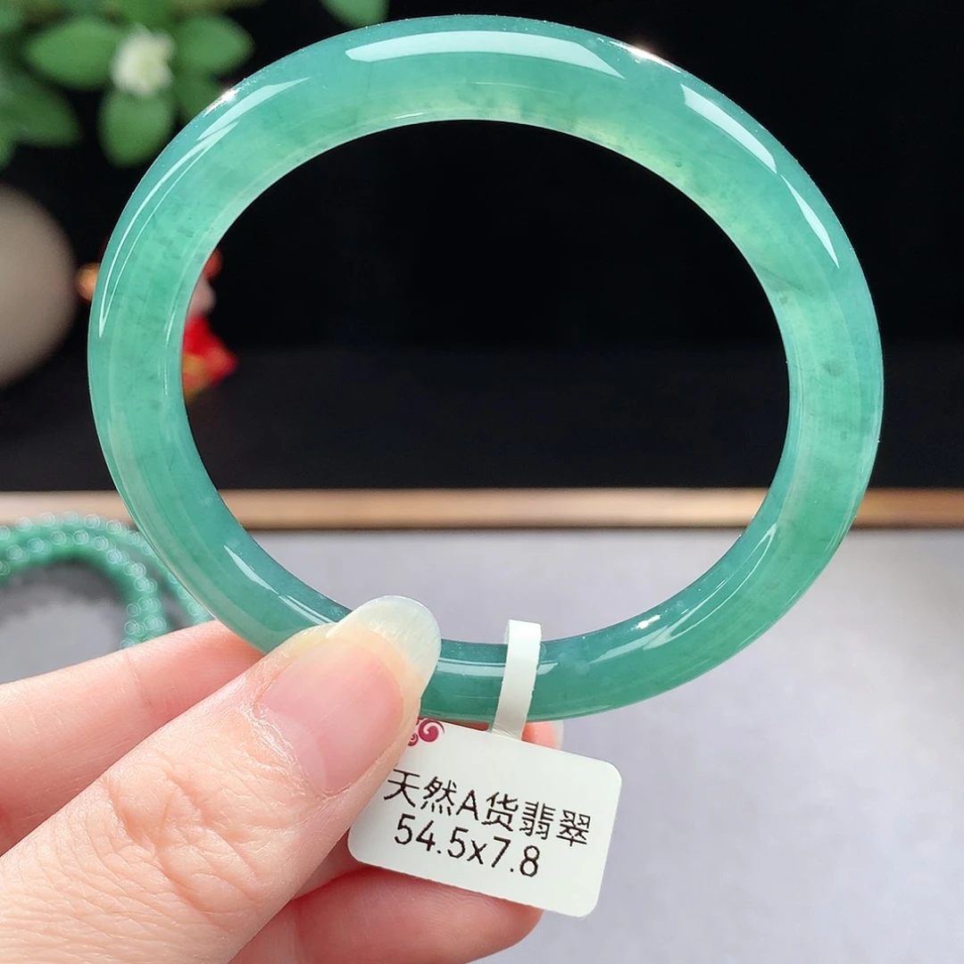 未镶嵌手镯（圆镯）翡翠