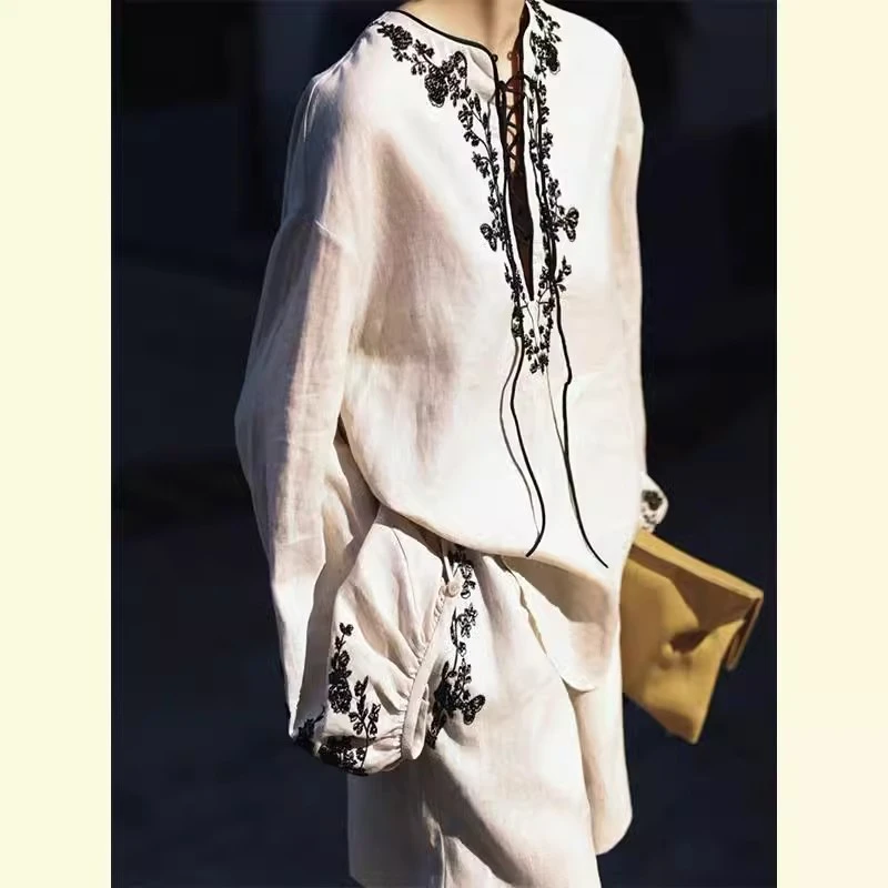 开春小套装2025超火小香风休闲白色防晒印花衬衫短裤两件套女