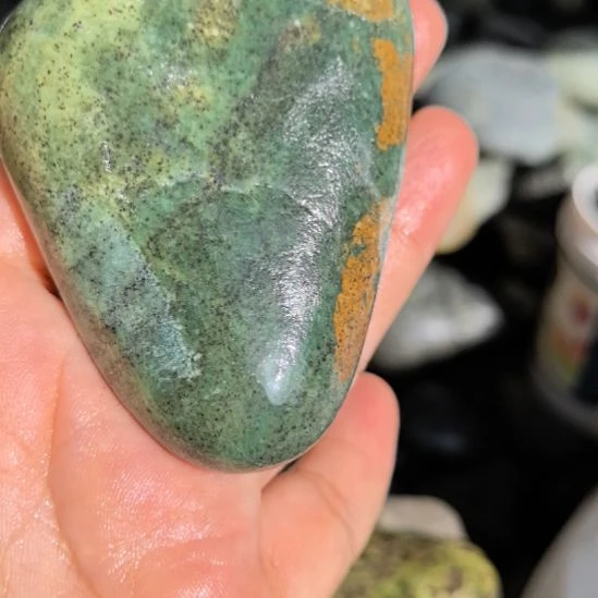 石材（****源藏玉药王石原石手把件一个