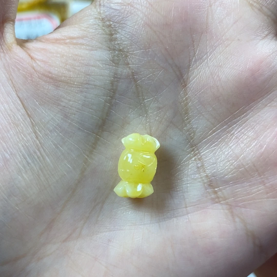 琥珀裸石未镶嵌糖果