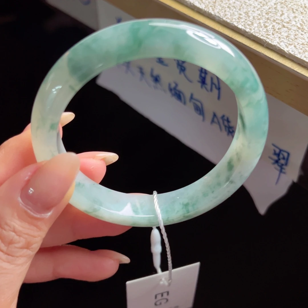翡翠未镶嵌手镯手镯