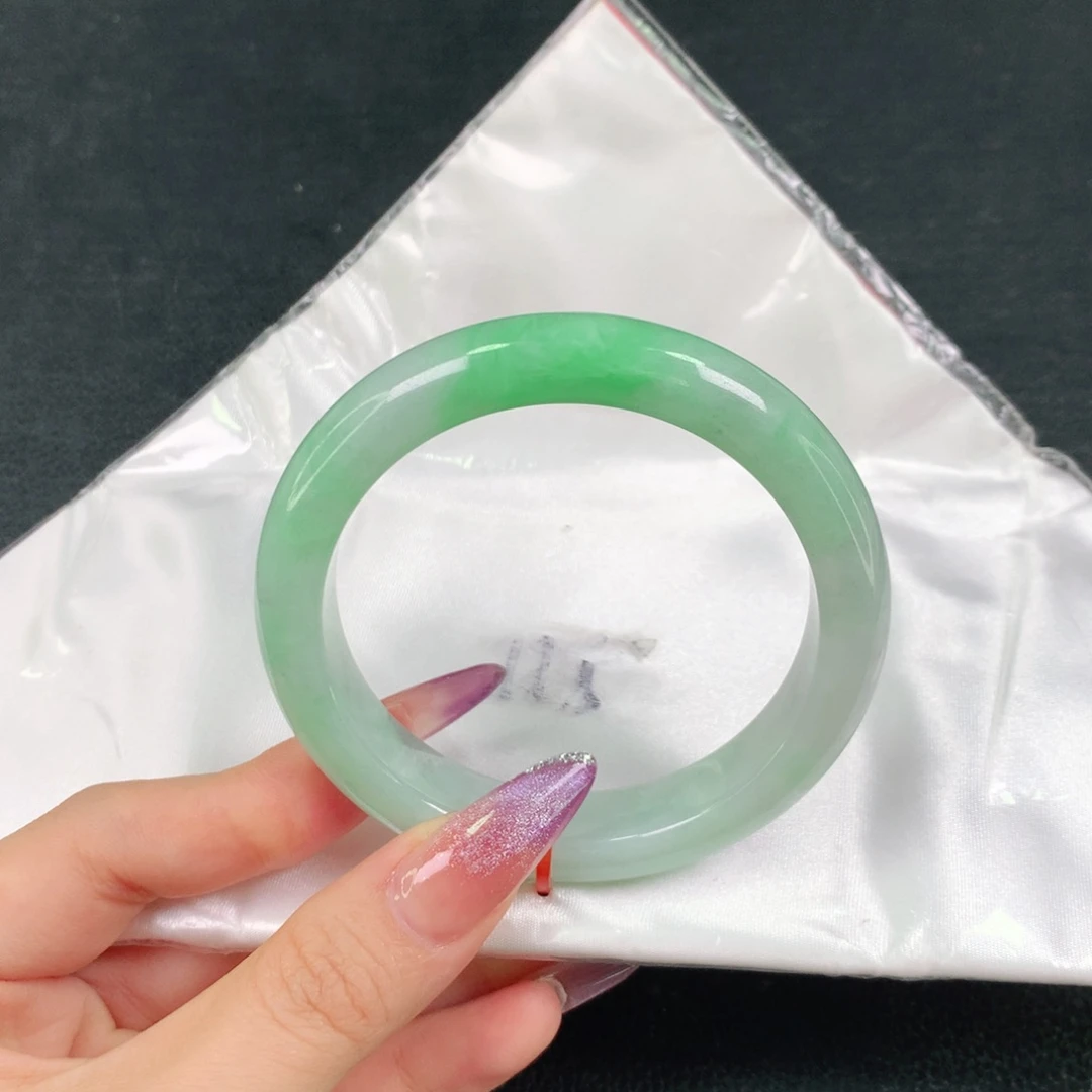 翡翠未镶嵌手镯天然翡翠手镯04