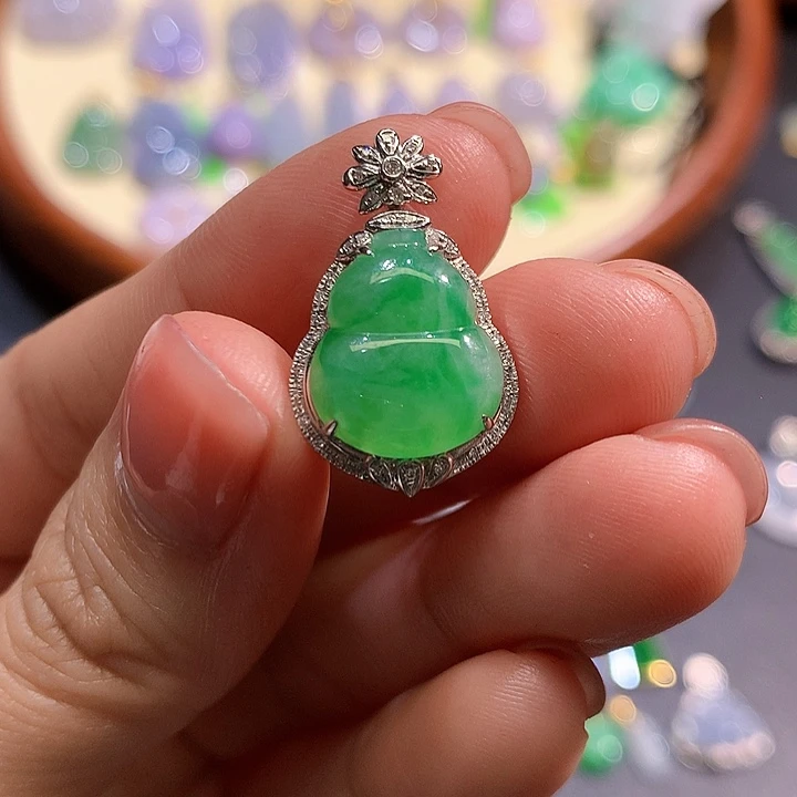 翡翠吊坠(不含链)18K金镶嵌