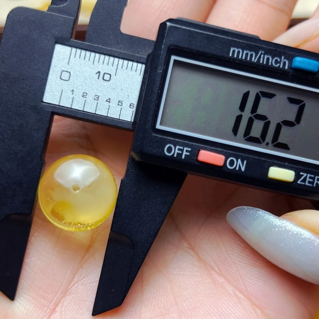 未镶嵌蜜蜡裸石16mm瑕疵扣子