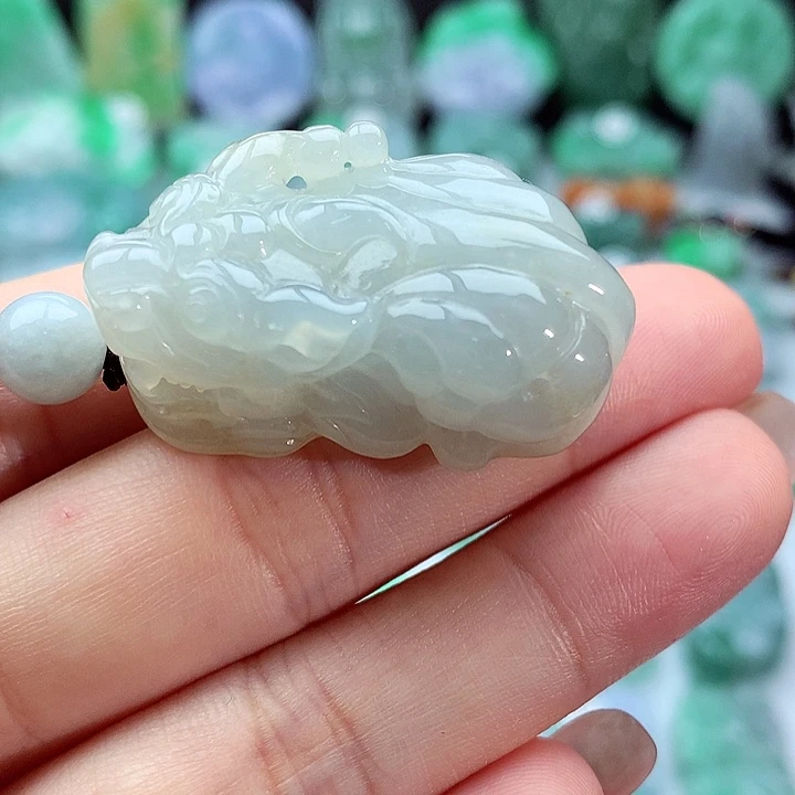 翡翠颈饰未镶嵌翡翠