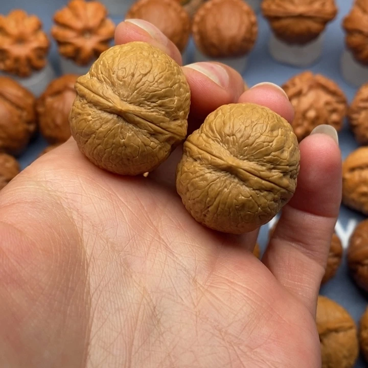 文玩核桃把件蛇皮球