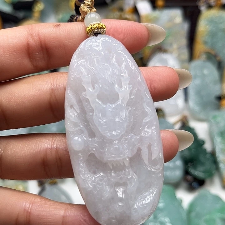 翡翠未镶嵌颈饰龙牌