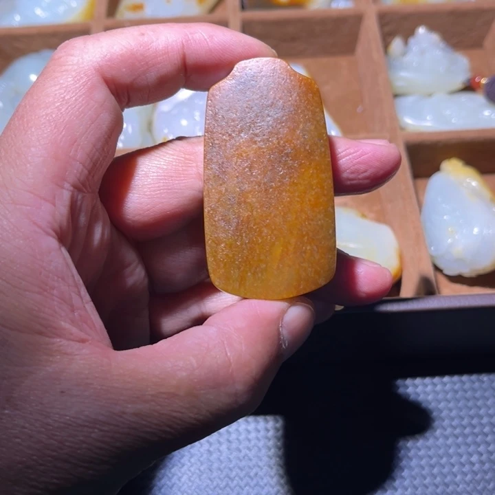 和田玉（糖玉）未镶嵌颈饰