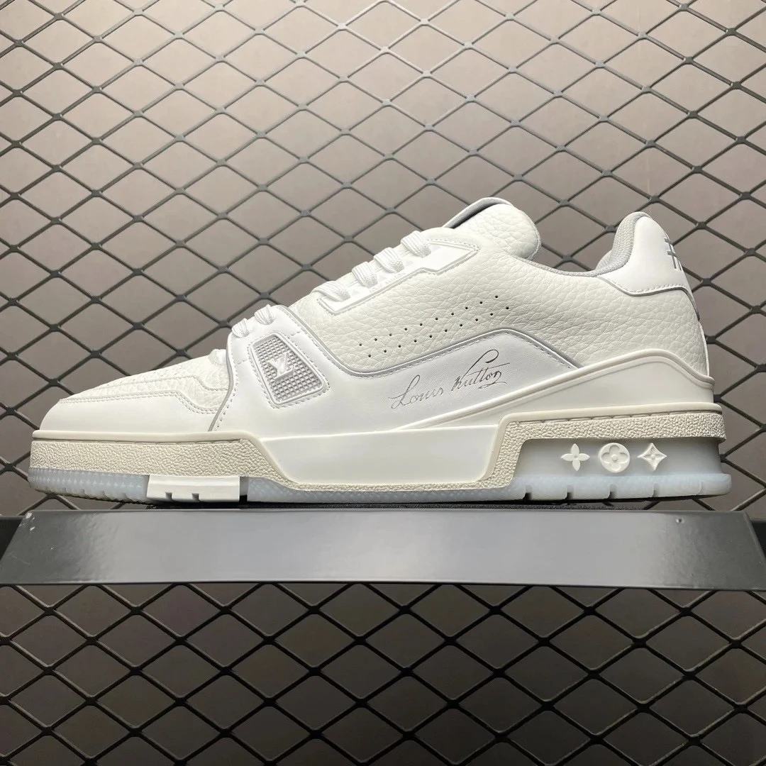 99新 LouisVuitton/路易威登 Trainer 白水泥纯白板鞋经典