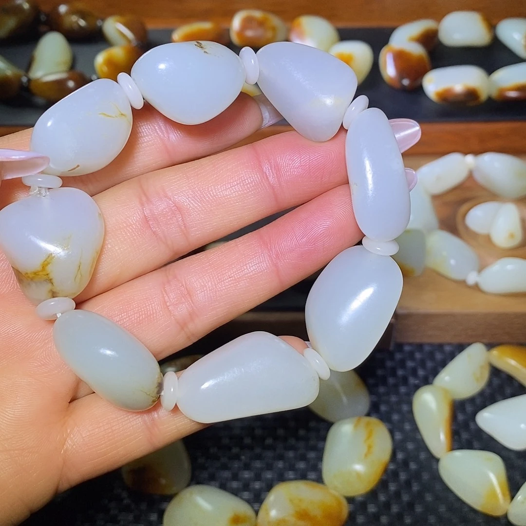 和田玉未镶嵌手串