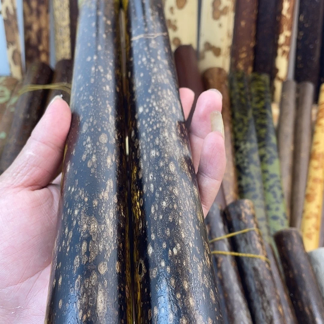 天***隙黑底白花梅鹿扇料一副