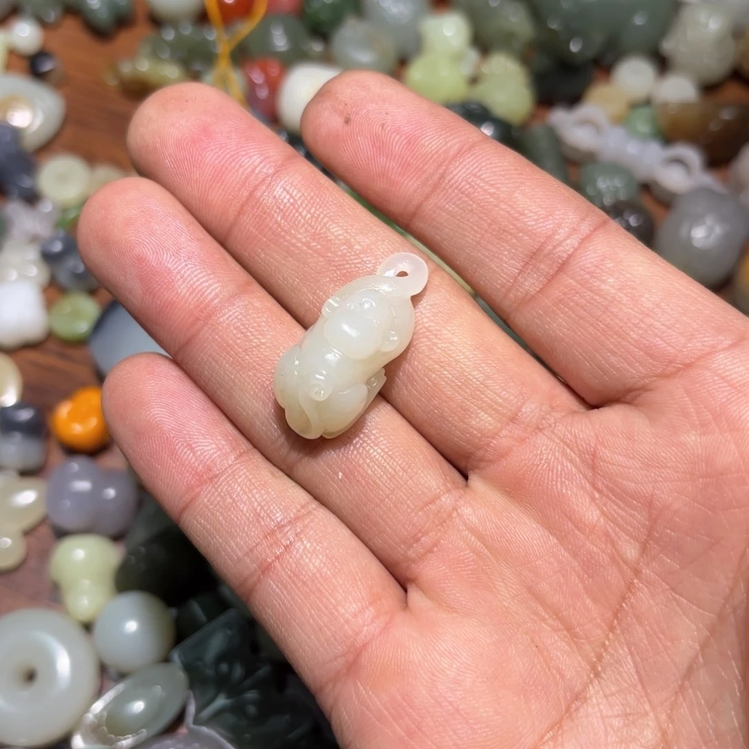 和田玉颈饰未镶嵌M*o