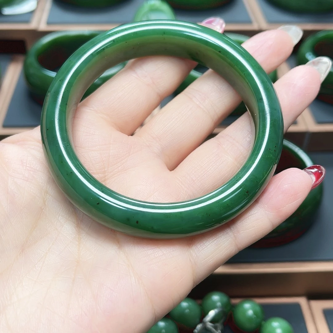 和田玉（碧玉）未镶嵌手镯