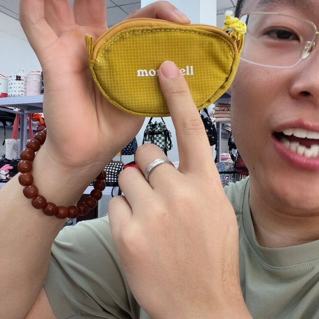 PU化妆包等各种产品的