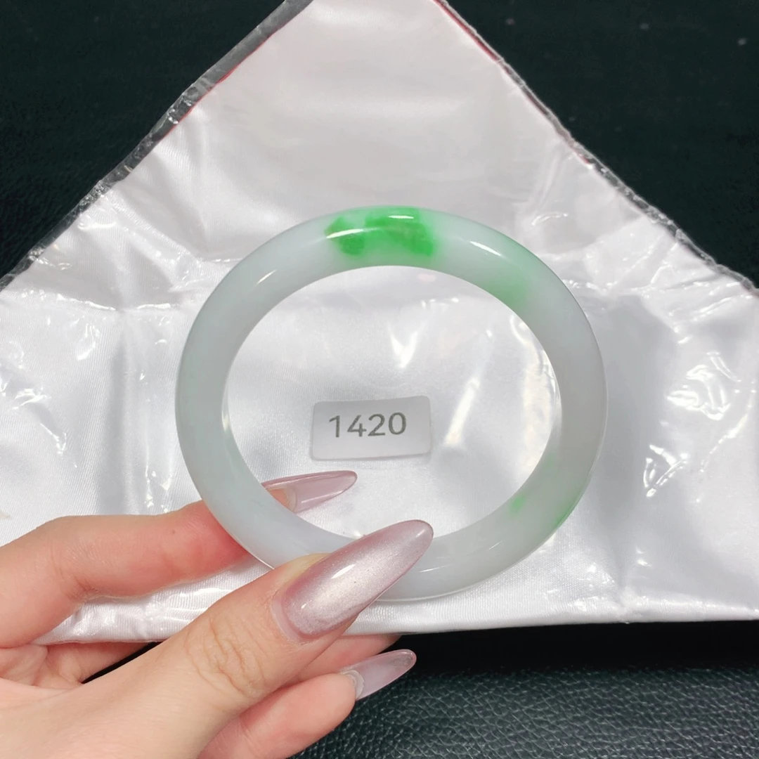 翡翠未镶嵌手镯天然翡翠手镯04