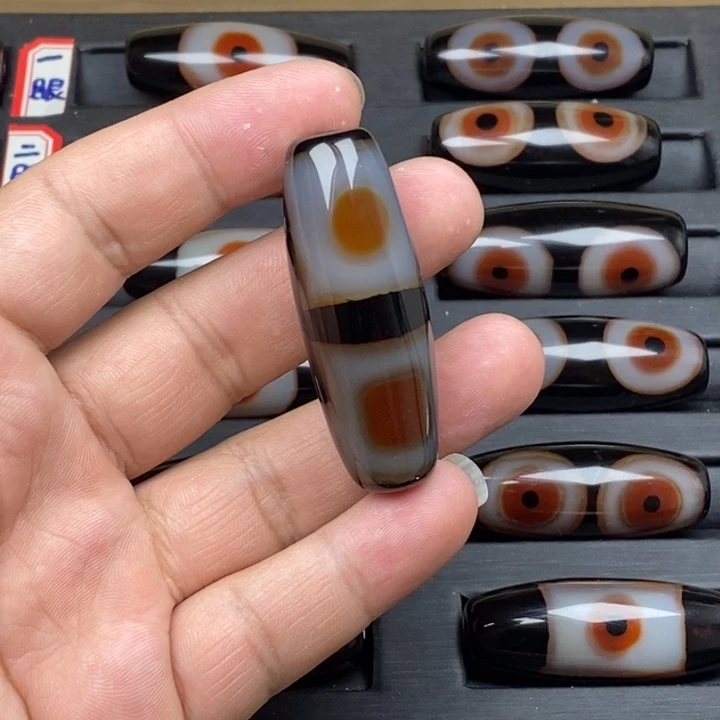 玛瑙/玉髓桶珠未镶嵌冰***9三眼天地