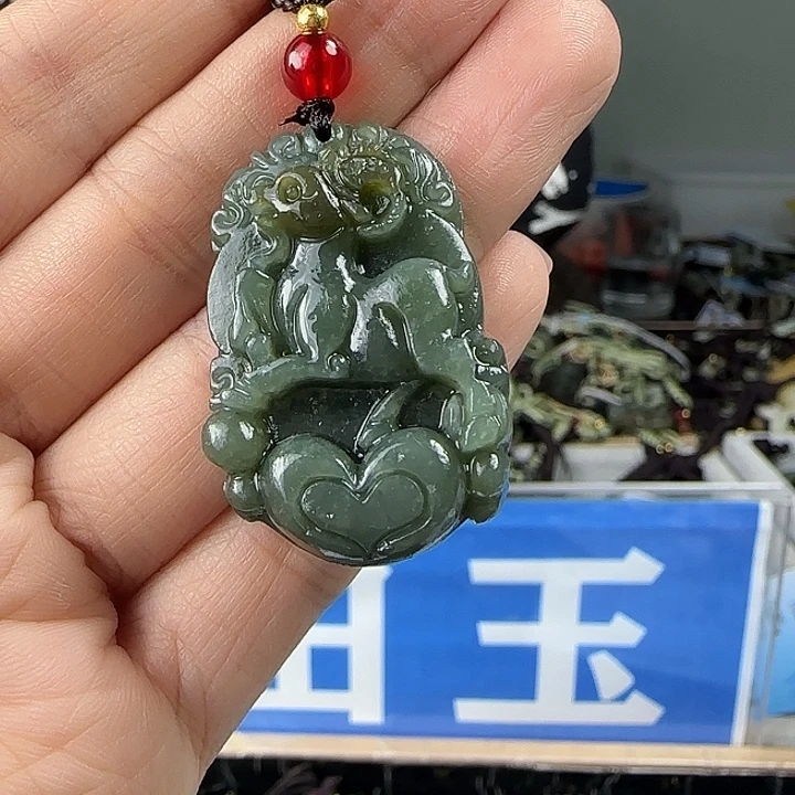 颈饰未镶嵌和田玉