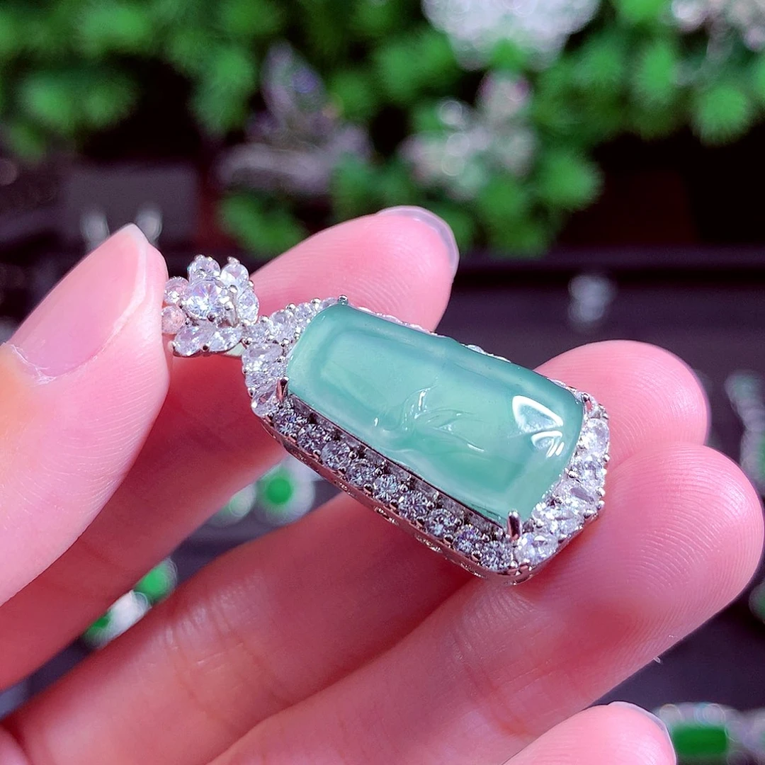 颈饰未镶嵌翡翠天然