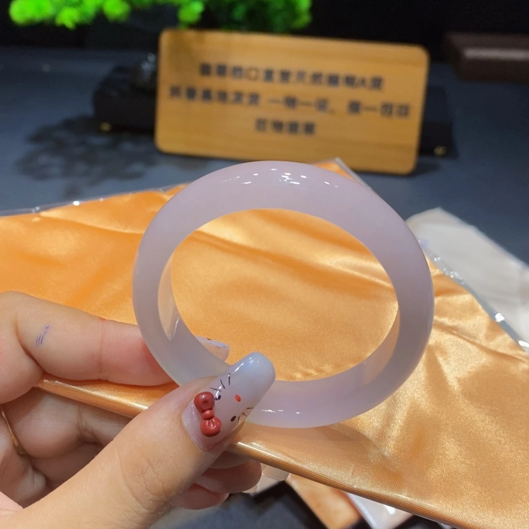 翡翠手镯未镶嵌翡翠手镯
