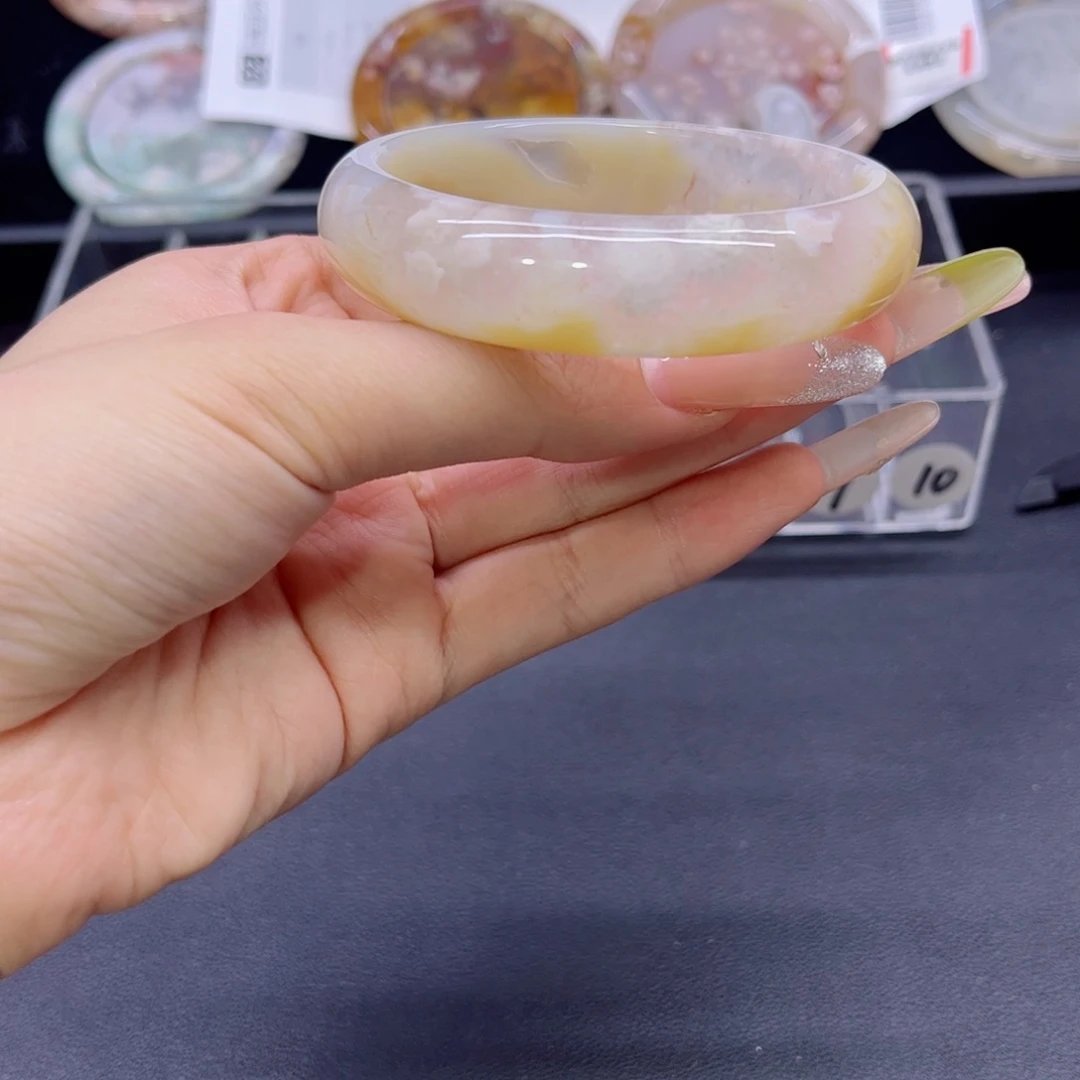 玛瑙/玉髓手镯未镶嵌6061