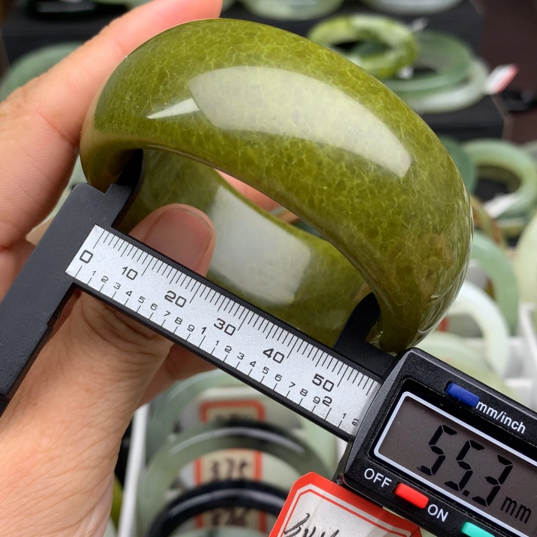 未镶嵌蛇纹石玉手镯371