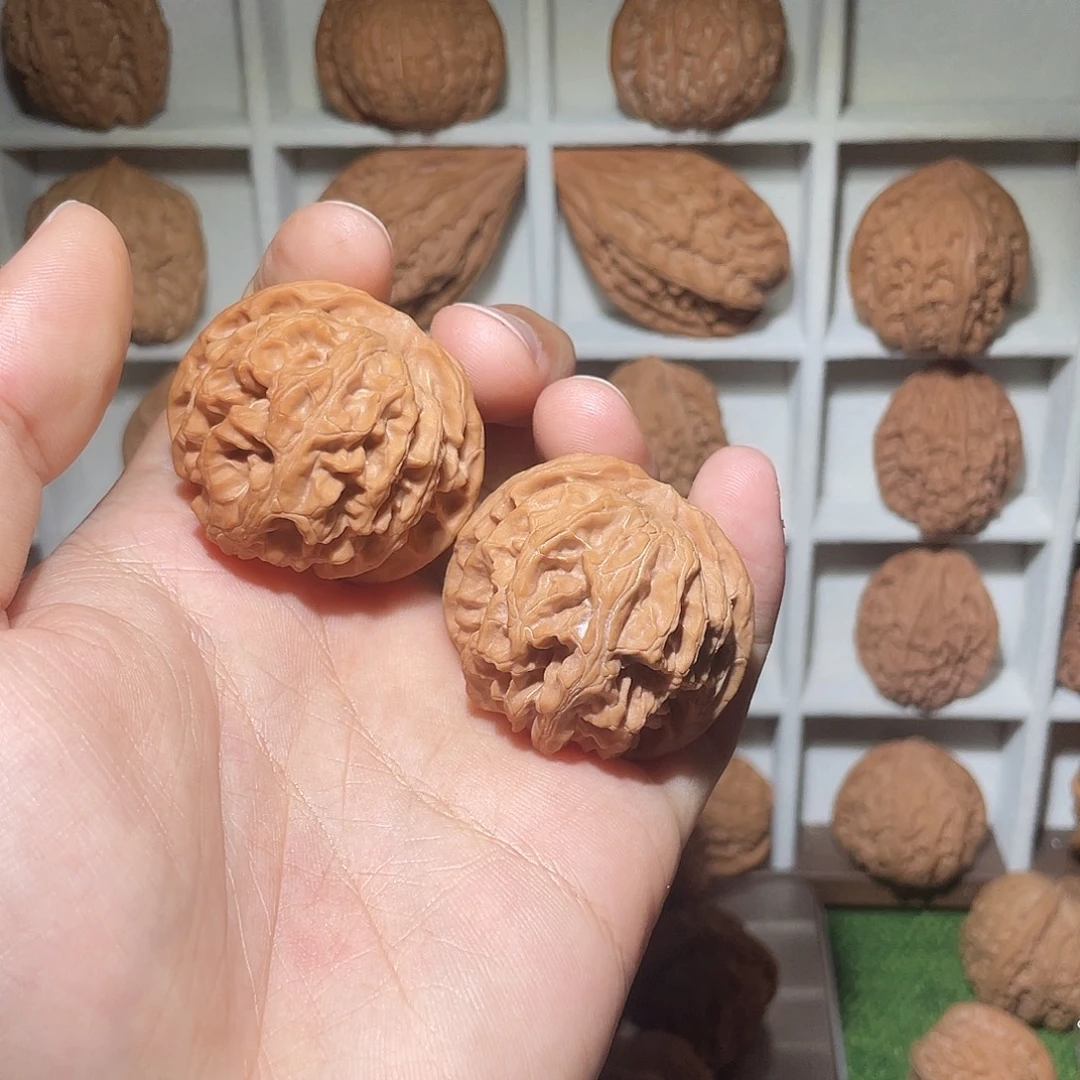 文玩核桃吊坠40正圆侧方金钱底苹果园