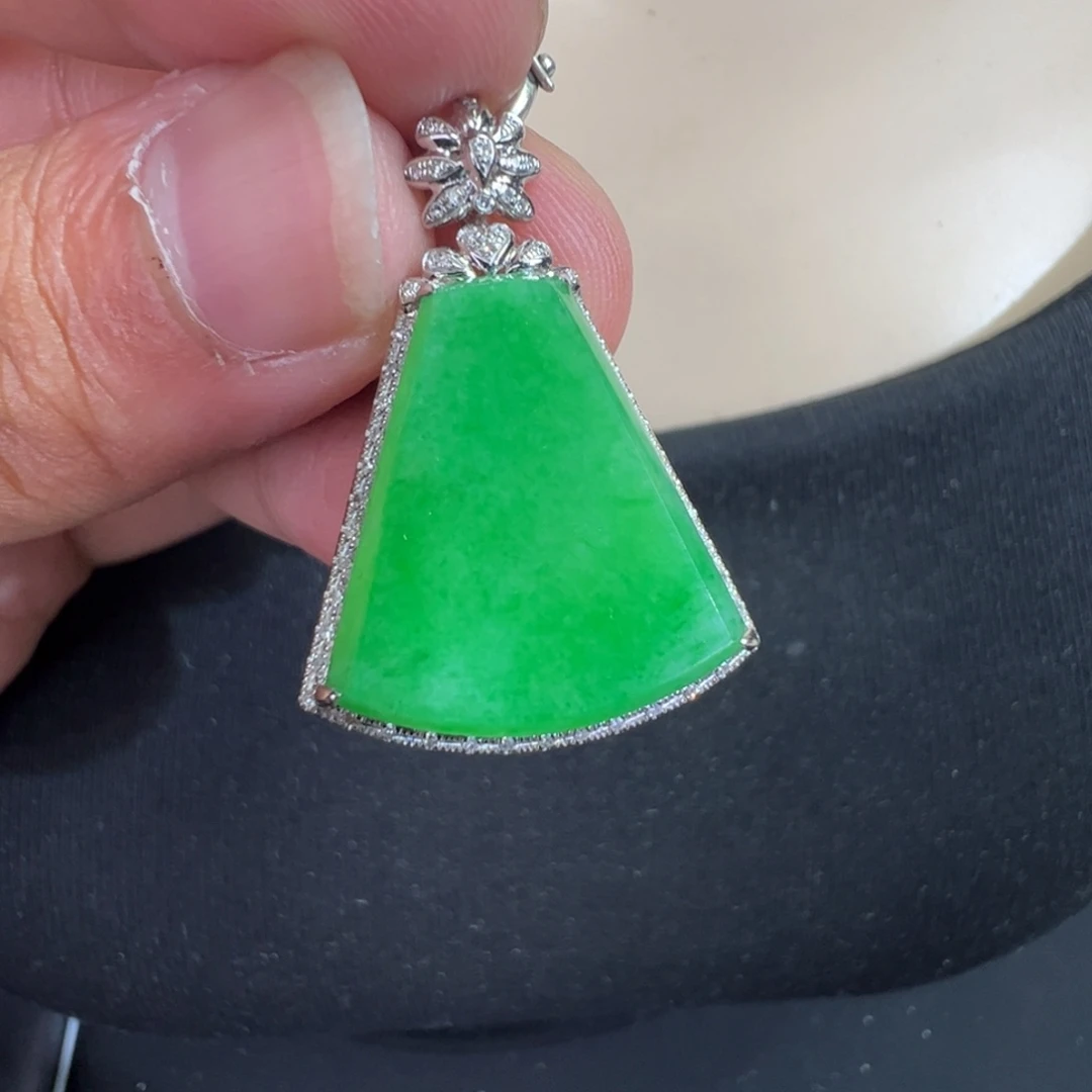 翡翠18K金镶嵌吊坠(不含链)
