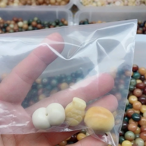 十***一吊坠白玉菩提象牙果雕刻3颗