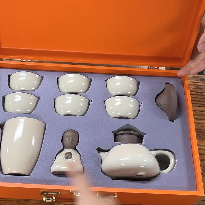 孤品茶具套装等。
